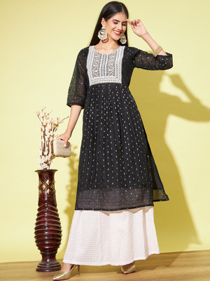 Divastri Women Embroidered Straight Kurta(Black, White)