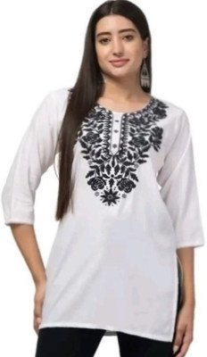 Nawazfashion Women Embroidered Straight Kurta(White)