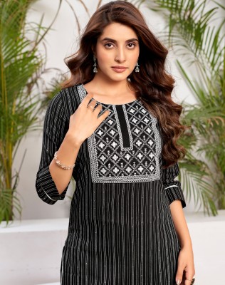 Samah Women Chikan Embroidery, Embellished, Dyed/Ombre, Self Design Straight Kurta(Black, White)