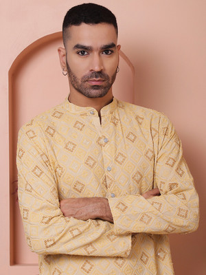 Jompers Men Embroidered Straight Kurta(Yellow)