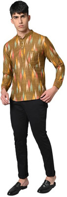 Vastraa Fusion Men Ikat Straight Kurta(Green)