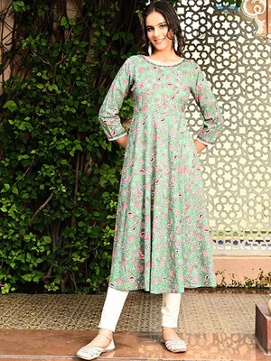 Sangria Women Printed Anarkali Kurta(Green)