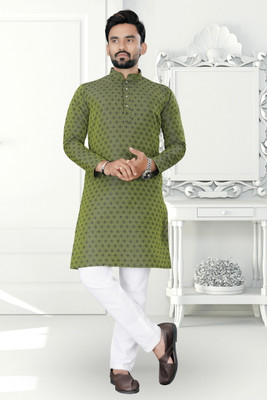 vuriq Men Solid Straight Kurta(Green)