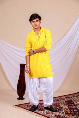 Svatantra Men Embroidered Straight Kurta(Yellow)