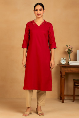 SD TEXTORA Women Solid Straight Kurta(Maroon)