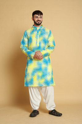 VISHESTA Men Floral Print Straight Kurta(Blue, Yellow)