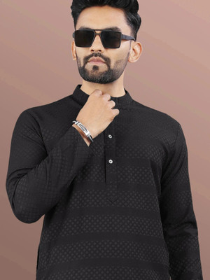 VeBNoR Men Solid Straight Kurta(Black)