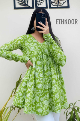 ETHNOOR Women Floral Print Flared Kurta(Green)