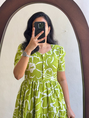 SAGRAPHICS Women Fit and Flare Green Midi/Calf Length Dress