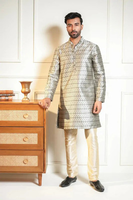 ANA Ethnixx Men Woven Design Straight Kurta(Silver)