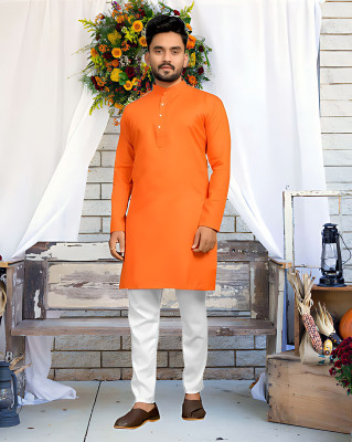 devarsh Men Solid Straight Kurta(Orange)