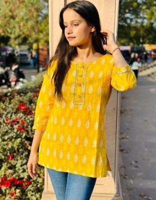 SAICHA Women Floral Print Straight Kurta(Yellow)