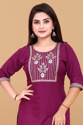 RIDDHI COLLECTION MALL Women Embroidered Straight Kurta(Purple)