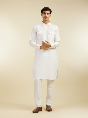 DIWAS by Manyavar Men Solid Straight Kurta(White)