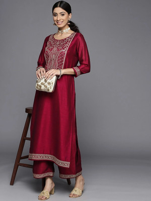 LIBAS Women Embellished Straight Kurta(Maroon)