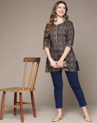 Yashangi Women Solid Straight Kurta(Black, Gold)