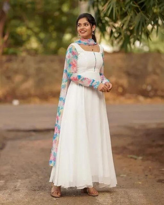 SHISHKALA Women Solid Anarkali Kurta(White)