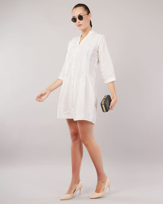 BRAZILLIANTUNIC Women Embroidered Straight Kurta(White)