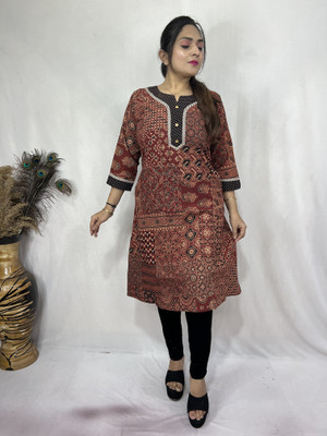 Lefri Handicraft Women Printed, Geometric Print, Embellished Straight Kurta(Maroon)