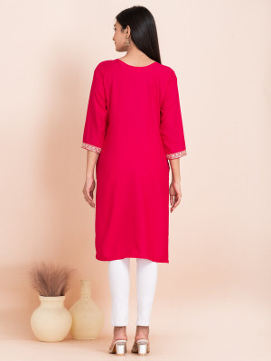 Tarulya Women Embroidered Straight Kurta(Red)