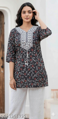 SOLECULT Women Checkered, Embroidered Tunic Kurta(Black)