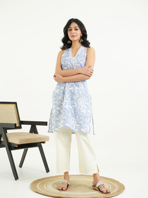 Goodhand Women Floral Print Straight Kurta(Blue)