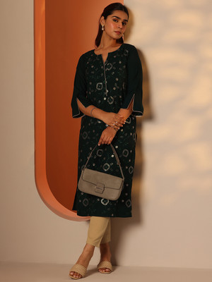 LIBAS Women Embroidered Straight Kurta(Green)