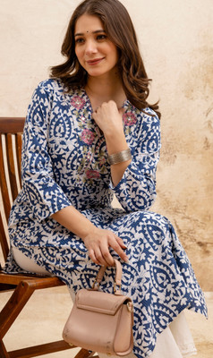 Surhi Women Embroidered Straight Kurta(Multicolor)