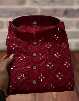 PINK WISH Men Embroidered Straight Kurta(Maroon)