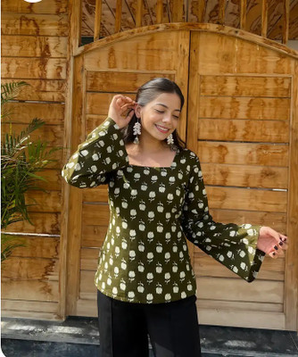 SHAKUDI FASHION Women Striped Straight Kurta(Dark Green, White)