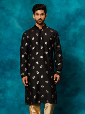 VASTRAMAY Men Woven Design A-line Kurta(Black)