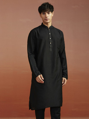VASTRAMAY Men Solid Straight Kurta(Black)