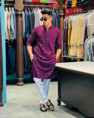 KURTAFORMEN Men Chikan Embroidery Straight Kurta(Purple)