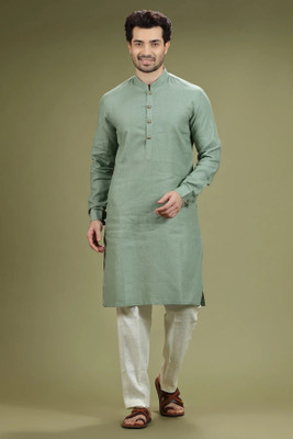 Oomph! Men Solid Straight Kurta(Light Green)