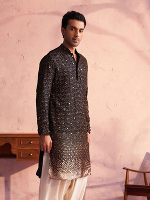VASTRAMAY Men Embroidered Straight Kurta(Black)
