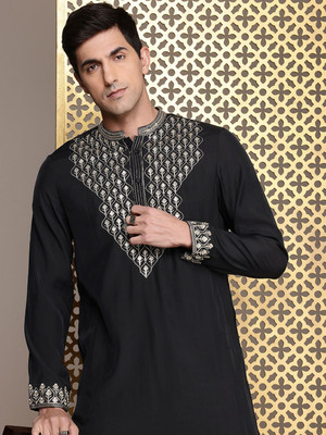 House of Pataudi Men Self Design Straight Kurta(Black)