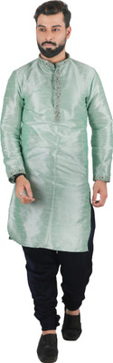 DRESSED UP DIVAS Men Solid Straight Kurta(Beige)