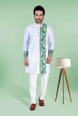 SANANDA STORE Men Self Design Straight Kurta(White, Green)