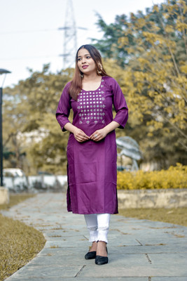 Paras Creation Women Embroidered A-line Kurta(Maroon)