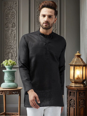 Svatantra Men Solid Straight Kurta(Black)