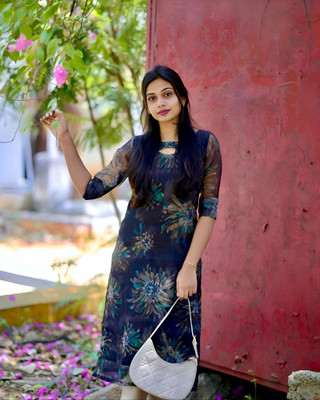 PoruIMPEX Women Floral Print Straight Kurta(Multicolor)