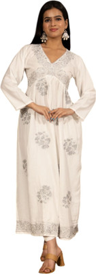 Gailee Women Chikan Embroidery Anarkali Kurta(White)