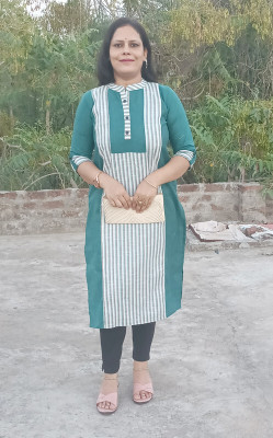 VIMOO Women Striped Straight Kurta(Green)