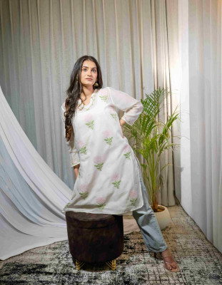 dhagaeawadh Women Embroidered, Floral Print A-line Kurta(White)