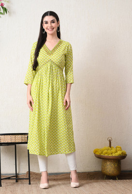 VELVET VIBE Women Self Design Flared Kurta(Green)