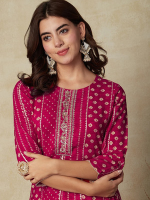 Sehrish Store Women Embroidered Straight Kurta(Pink)
