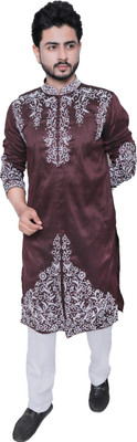 DRESSED UP DIVAS Men Embroidered Straight Kurta(Maroon, White)