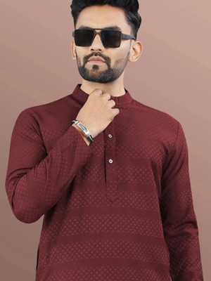 VeBNoR Men Solid Straight Kurta(Maroon)