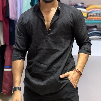 SHOOLIN Men Self Design Straight Kurta(Black)