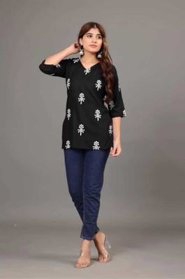 AGOKA Women Solid A-line Kurta(Black)